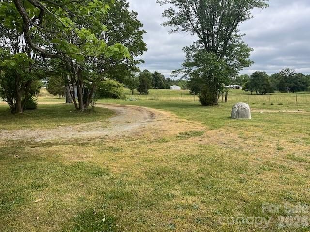 304 Floyd Blackwell Road, Tryon, NC 28782