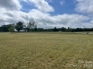 304 Floyd Blackwell Road, Tryon, NC 28782