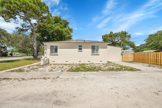 301 SW 17th Street, Fort Lauderdale, FL 33315