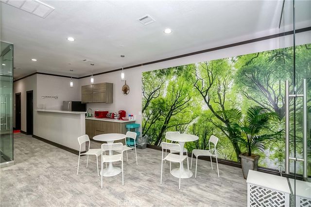 220 218-220 S Myrtle Avenue, Monrovia, CA 91016