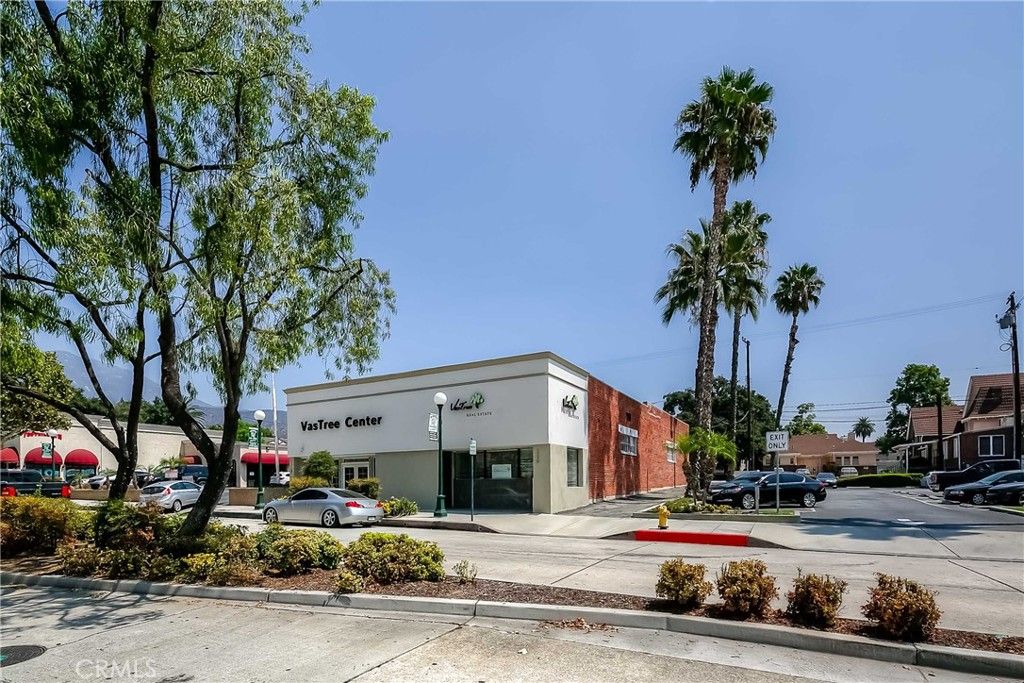 220 218-220 S Myrtle Avenue, Monrovia, CA 91016