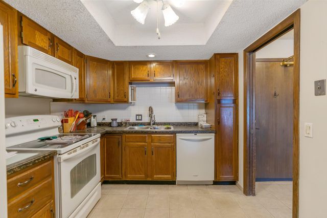 4710 58th Avenue N 208, Crystal, MN 55429