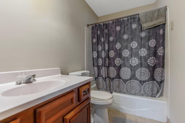 4710 58th Avenue N 208, Crystal, MN 55429