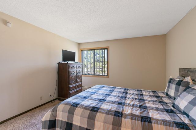 4710 58th Avenue N 208, Crystal, MN 55429