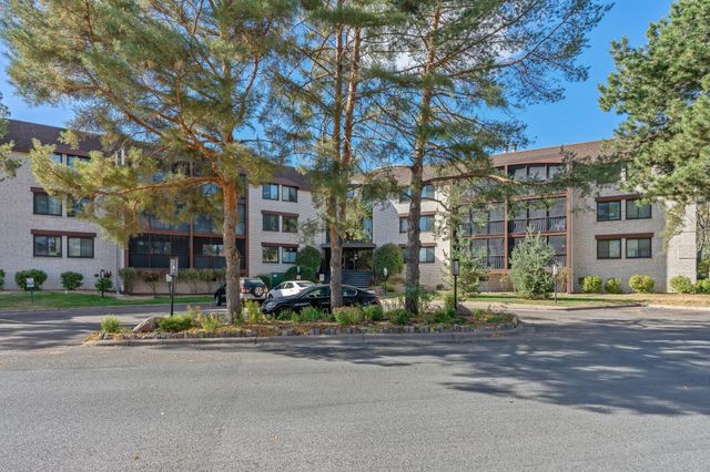 4710 58th Avenue N 208, Crystal, MN 55429