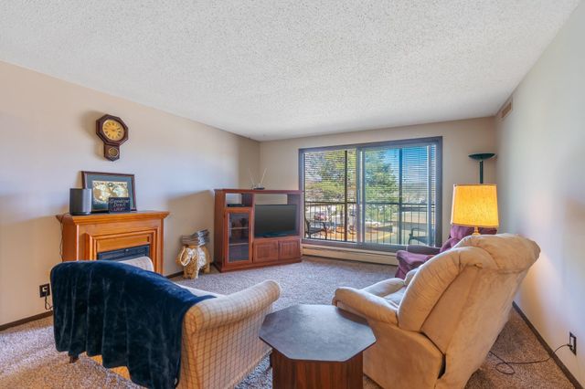 4710 58th Avenue N 208, Crystal, MN 55429