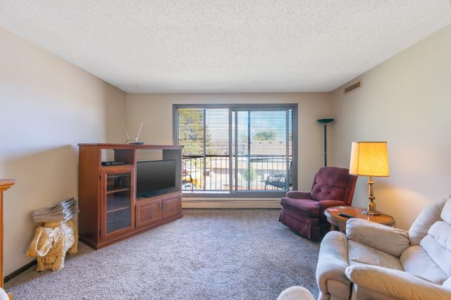 4710 58th Avenue N 208, Crystal, MN 55429