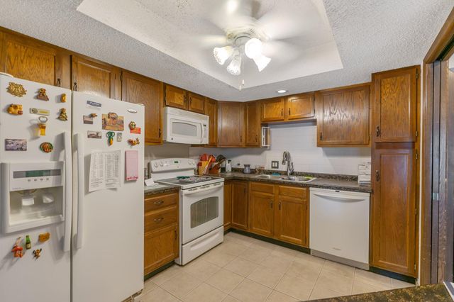 4710 58th Avenue N 208, Crystal, MN 55429