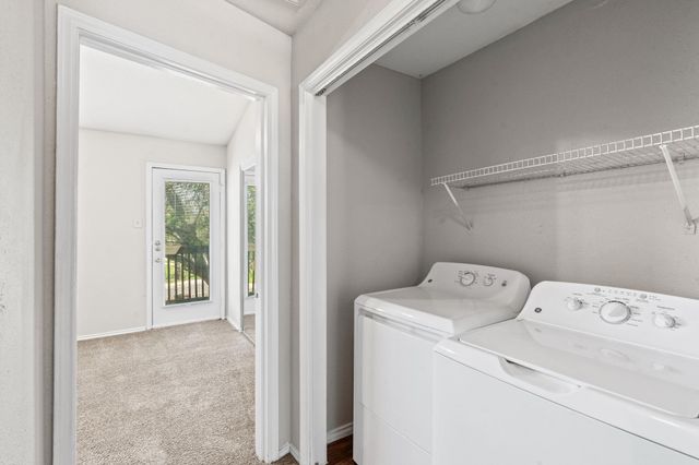1841 River Crossing CIR B, Austin, TX 78741