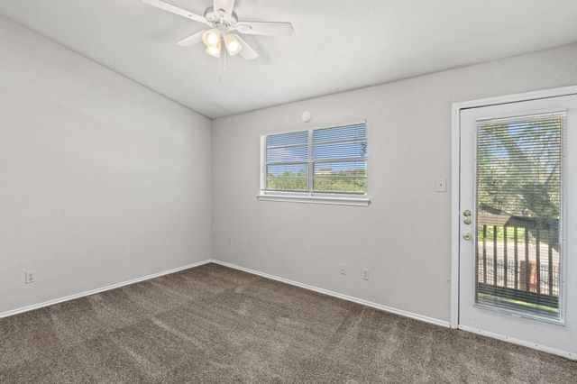 1841 River Crossing CIR B, Austin, TX 78741
