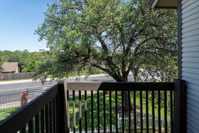 1841 River Crossing CIR B, Austin, TX 78741