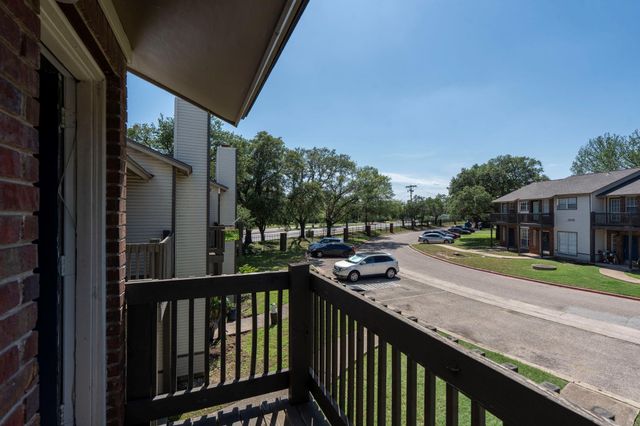 1841 River Crossing CIR B, Austin, TX 78741