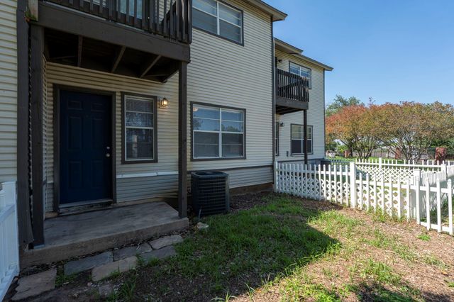 1841 River Crossing CIR B, Austin, TX 78741