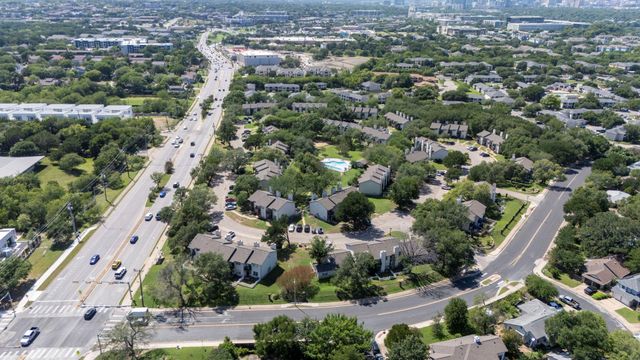 1841 River Crossing CIR B, Austin, TX 78741