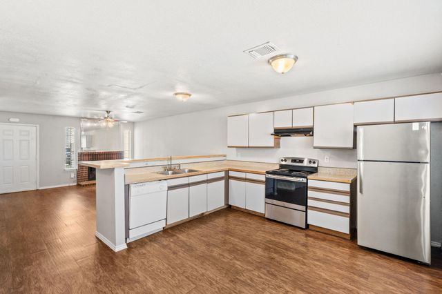 1841 River Crossing CIR B, Austin, TX 78741
