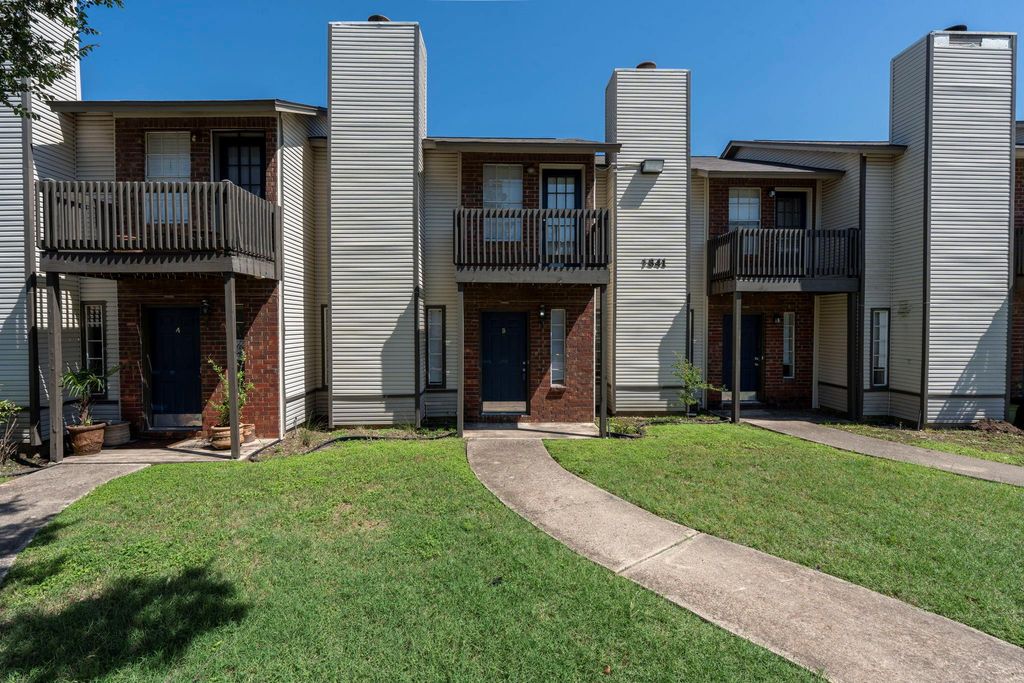 1841 River Crossing CIR B, Austin, TX 78741