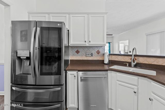 209 Middle Ridge Drive, Hubert, NC 28539