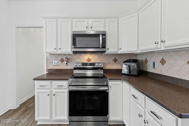 209 Middle Ridge Drive, Hubert, NC 28539