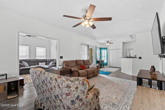 209 Middle Ridge Drive, Hubert, NC 28539