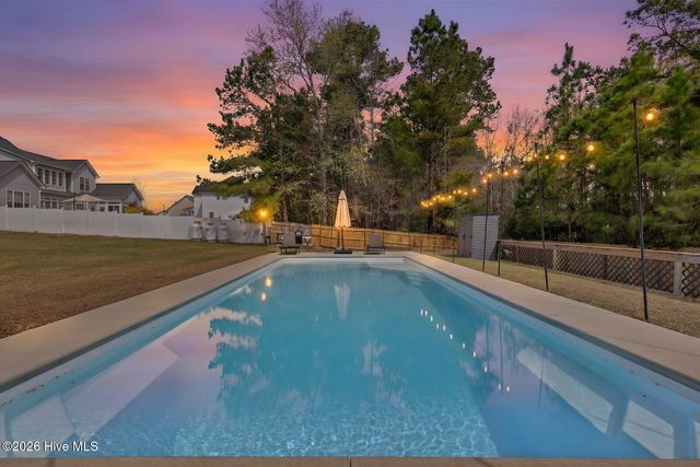 209 Middle Ridge Drive, Hubert, NC 28539