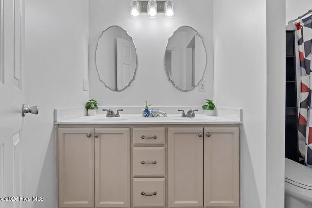 209 Middle Ridge Drive, Hubert, NC 28539