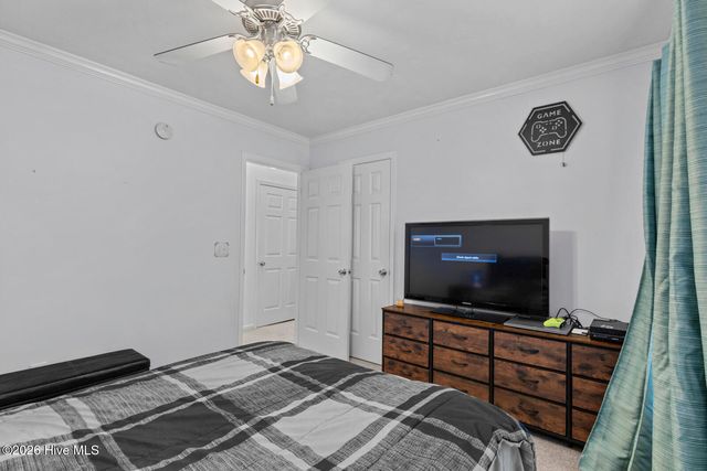 209 Middle Ridge Drive, Hubert, NC 28539