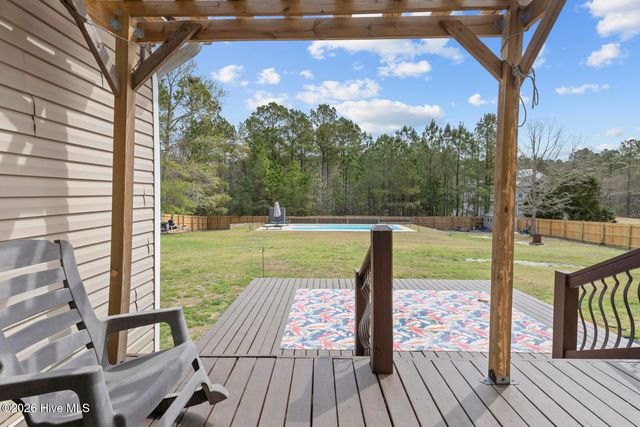 209 Middle Ridge Drive, Hubert, NC 28539