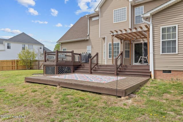 209 Middle Ridge Drive, Hubert, NC 28539