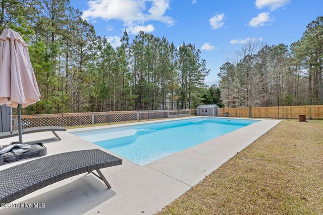 209 Middle Ridge Drive, Hubert, NC 28539