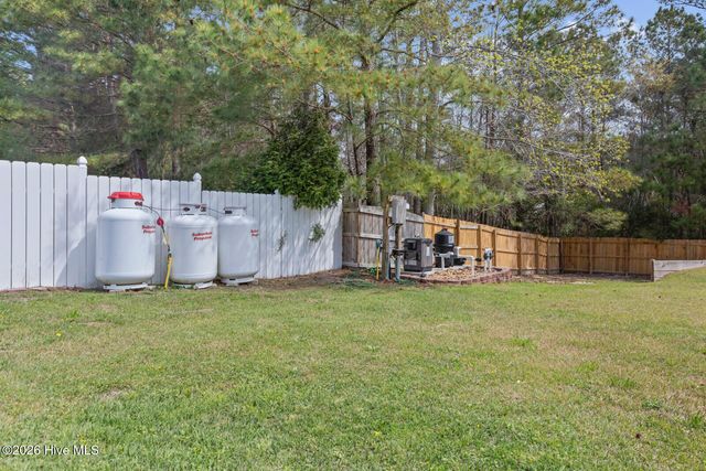 209 Middle Ridge Drive, Hubert, NC 28539