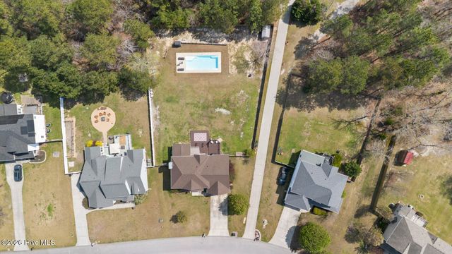 209 Middle Ridge Drive, Hubert, NC 28539