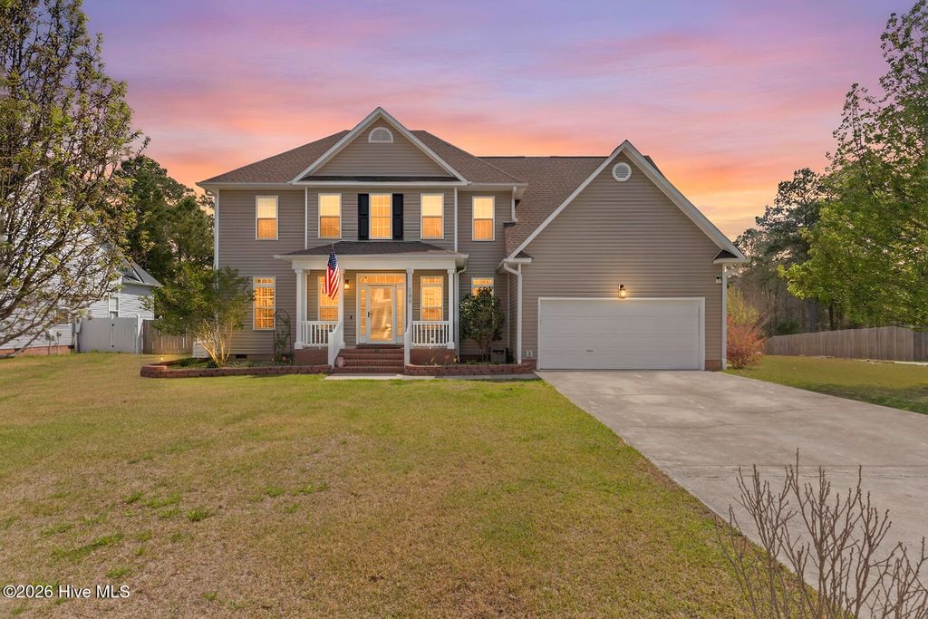 209 Middle Ridge Drive, Hubert, NC 28539