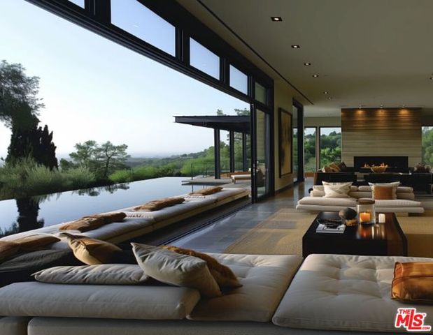 389 Upper Mesa Road, Santa Monica, CA 90402