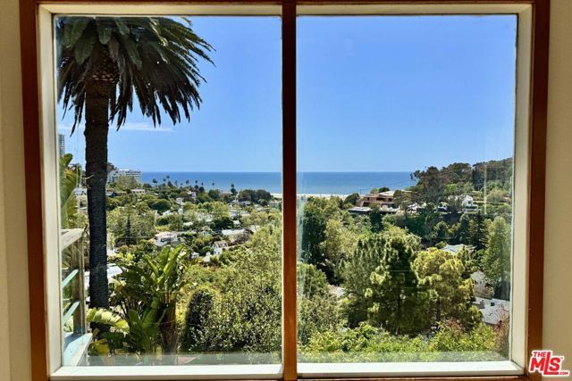 389 Upper Mesa Road, Santa Monica, CA 90402