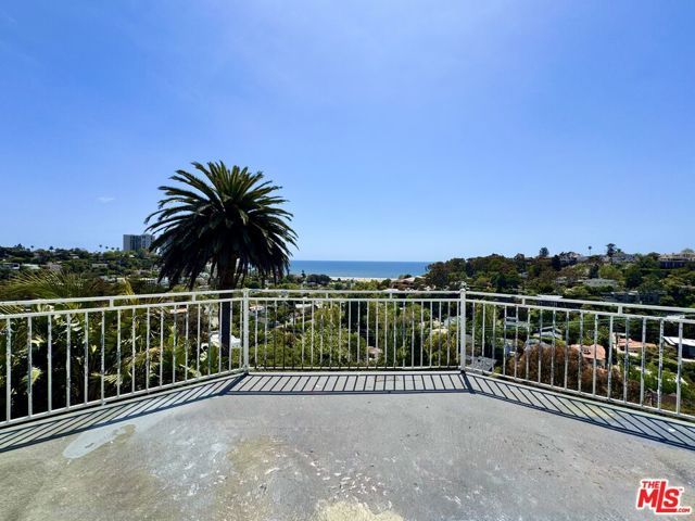 389 Upper Mesa Road, Santa Monica, CA 90402