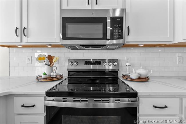5004 Bolton Drive, Charlestown, IN 47111