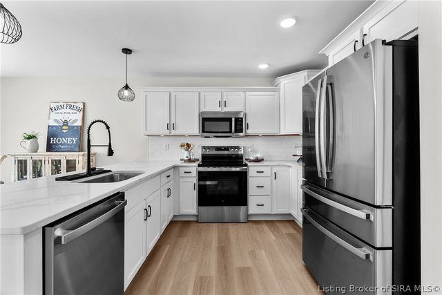 5004 Bolton Drive, Charlestown, IN 47111