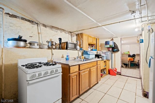 44 Paterson Ave, Paterson City, NJ 07522