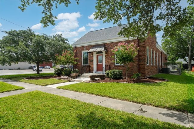 201 W Borden St, Sinton, TX 78387