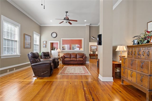 201 W Borden St, Sinton, TX 78387