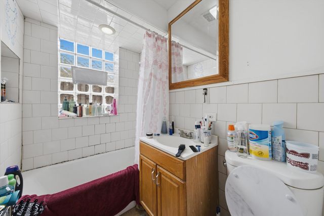 3901 W Fullerton Avenue, Chicago, IL 60647