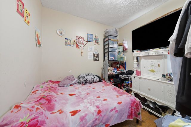 3901 W Fullerton Avenue, Chicago, IL 60647