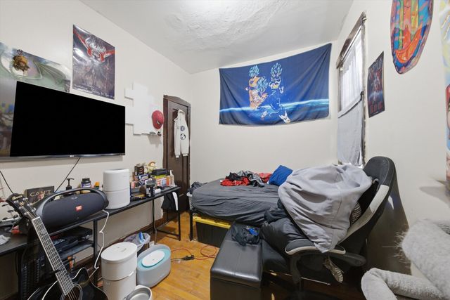 3901 W Fullerton Avenue, Chicago, IL 60647
