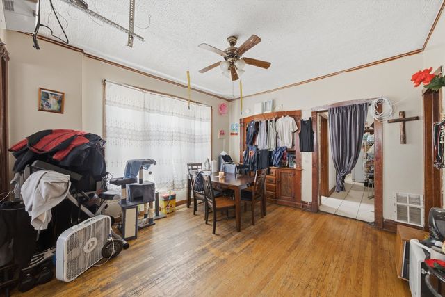 3901 W Fullerton Avenue, Chicago, IL 60647