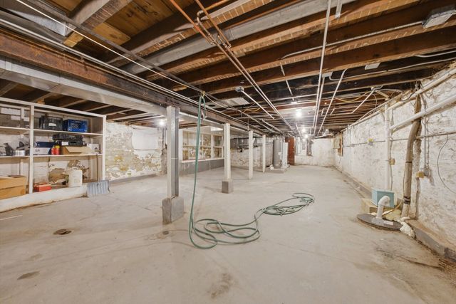 3901 W Fullerton Avenue, Chicago, IL 60647