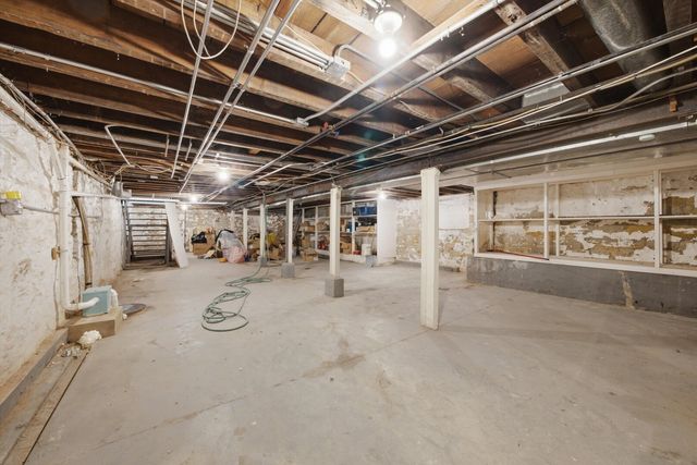 3901 W Fullerton Avenue, Chicago, IL 60647