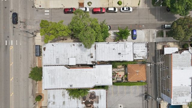 3901 W Fullerton Avenue, Chicago, IL 60647