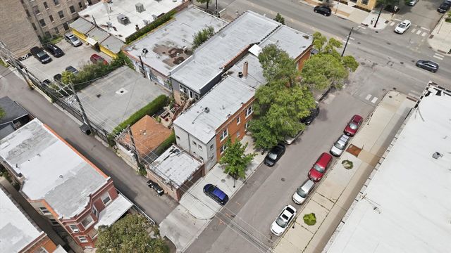 3901 W Fullerton Avenue, Chicago, IL 60647