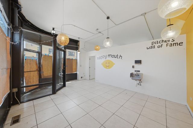 3901 W Fullerton Avenue, Chicago, IL 60647