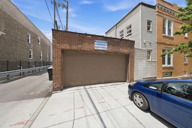 3901 W Fullerton Avenue, Chicago, IL 60647